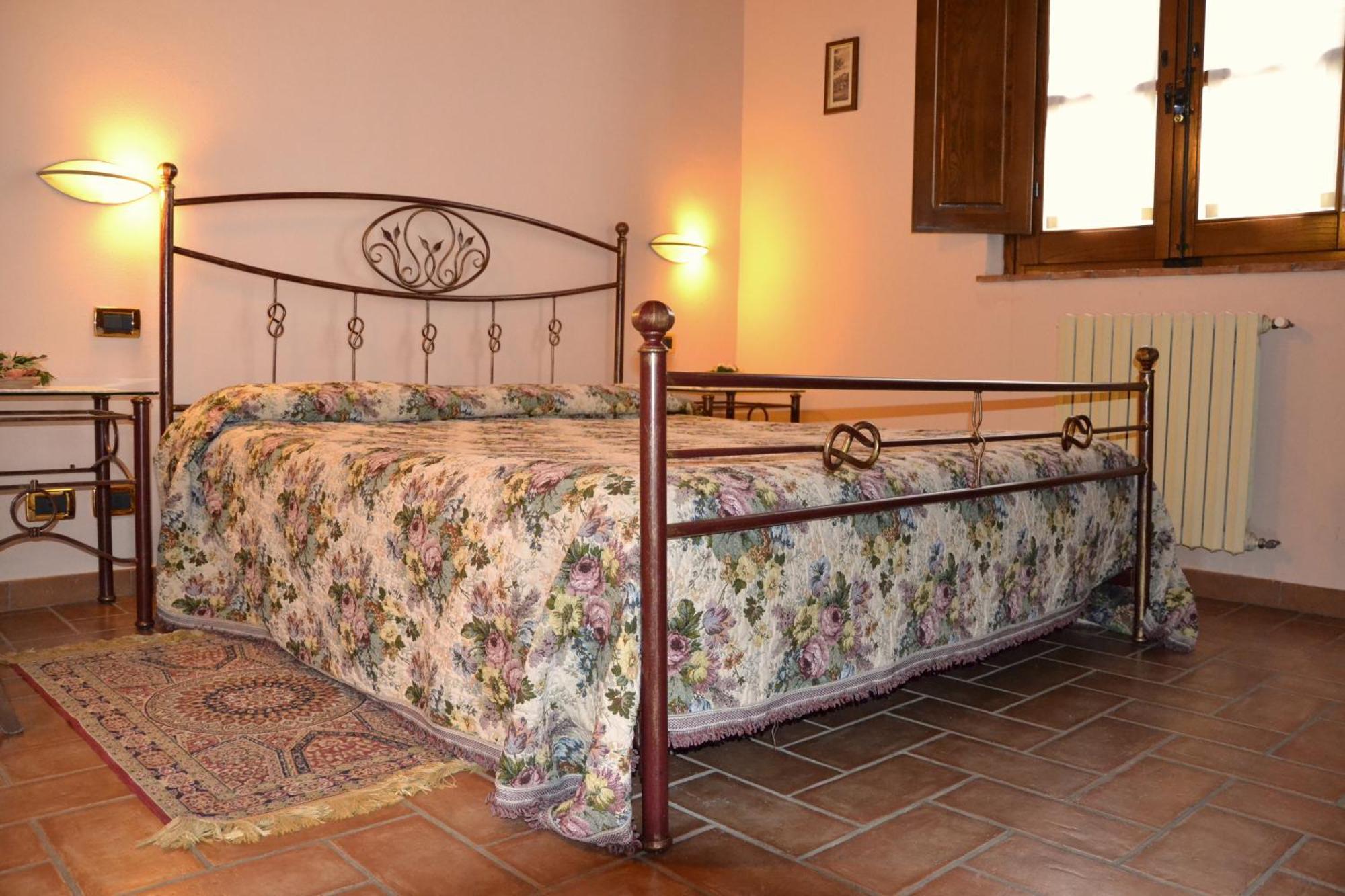Agriturismo Sanguineto Acquaviva  Eksteriør billede
